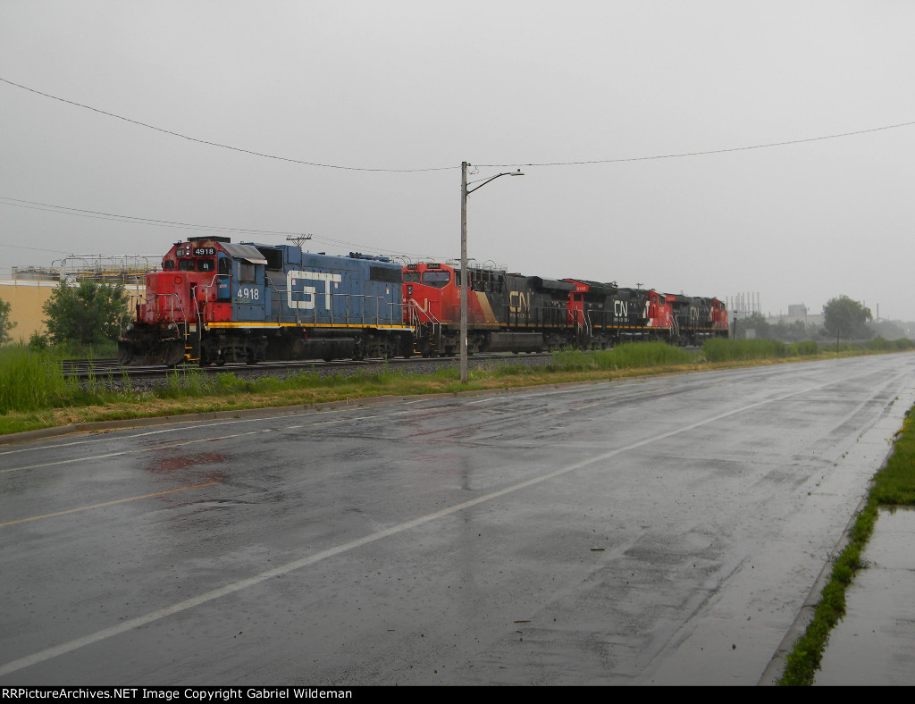 Setting out GTW 4918 at Neenah Yard 